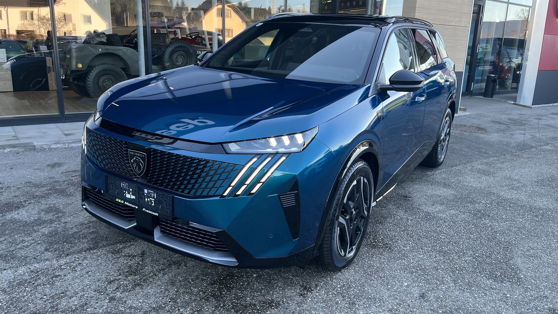 PEUGEOT E-5008 GT 210 73kWh