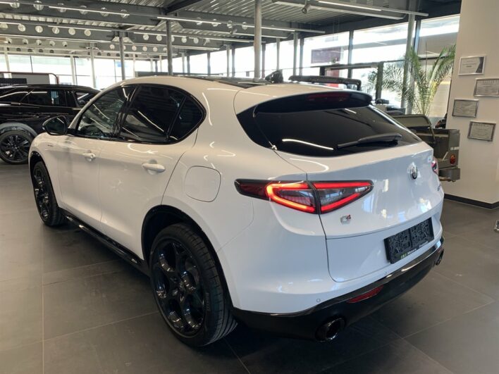 ALFA ROMEO Stelvio MY23 Veloce 2.0 GME 280 PS Aut. AWD voll