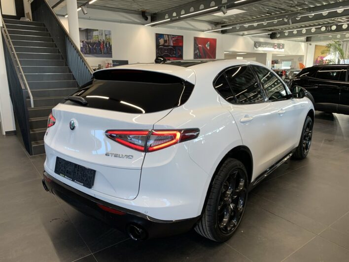 ALFA ROMEO Stelvio MY23 Veloce 2.0 GME 280 PS Aut. AWD voll