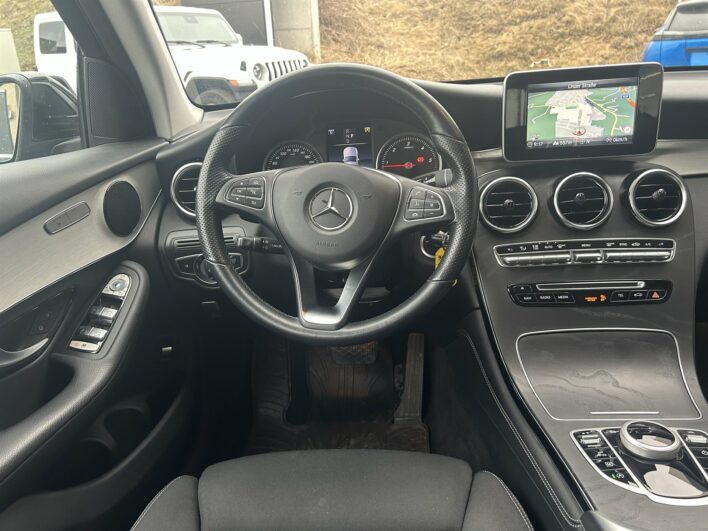 MERCEDES-BENZ Mercedes-Benz GLC 220 4Matic *AHK* voll