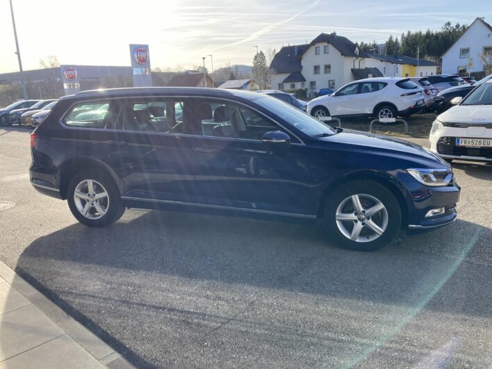 VW Passat voll