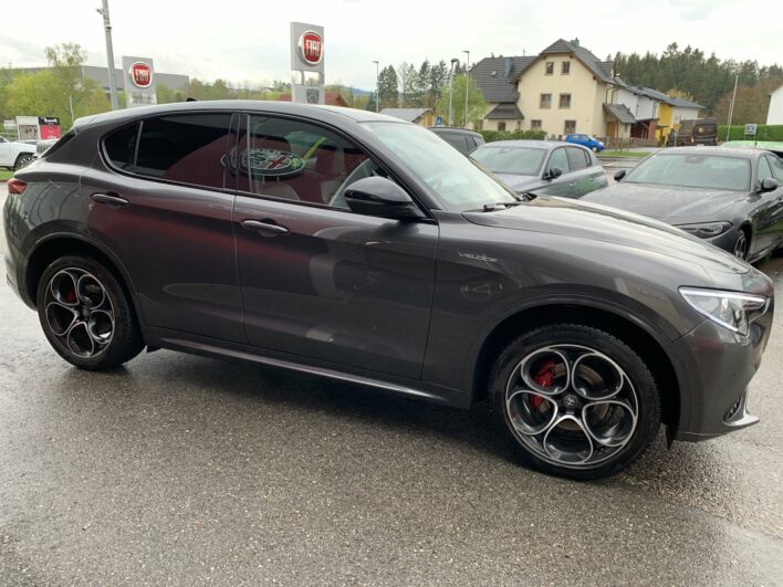 ALFA ROMEO Stelvio My22 2.0 16v 280 Ps At8 Q4 Ti + Veloce Pak voll