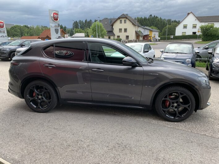 ALFA ROMEO Stelvio Ti + Veloce Paket 2,0 16V 280 AT8 Q4 voll