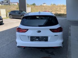 KIA Ceed SW 1.6 GDI DCT PLUG-IN-HYBRID Spirit