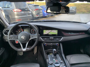 Alfa Romeo Giulia Veloce 2,2 AWD 210 AT voll