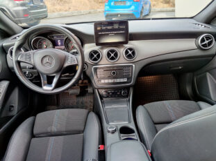 Mercedes-Benz CLA 220 d 4Matic 7G-DCT voll