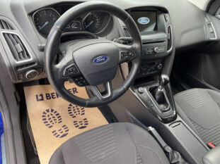 Ford Focus 1.5 Eco Boost Titanium voll